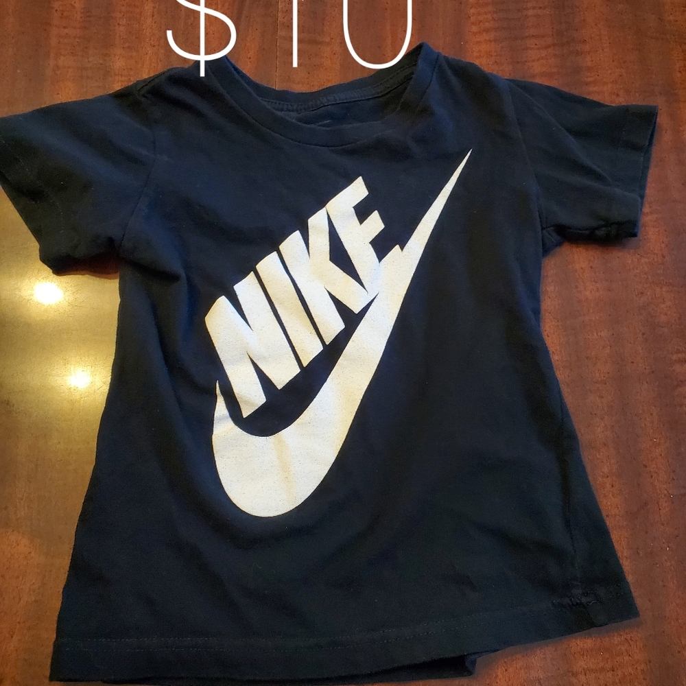 Nike t-shirt